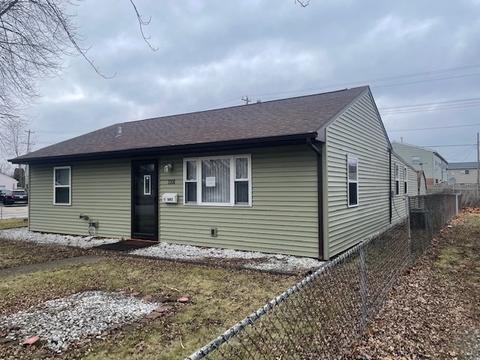 1101 Briarcliff Dr, Rantoul, IL 61866