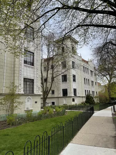 7348 N Ridge Blvd #15A, Chicago, IL 60645