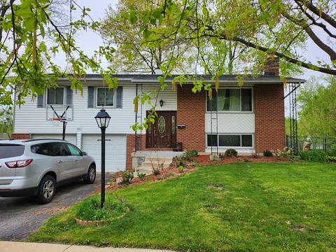 4000 Winston Dr, Hoffman Estates, IL 60192 photo 1
