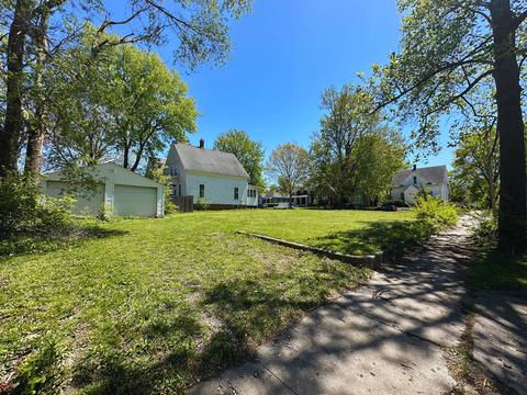 212 W Charles St, Champaign, IL 61822