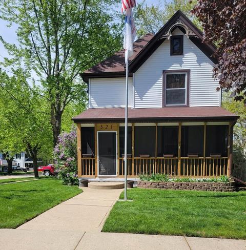 321 W 6th St, Dixon, IL 61021