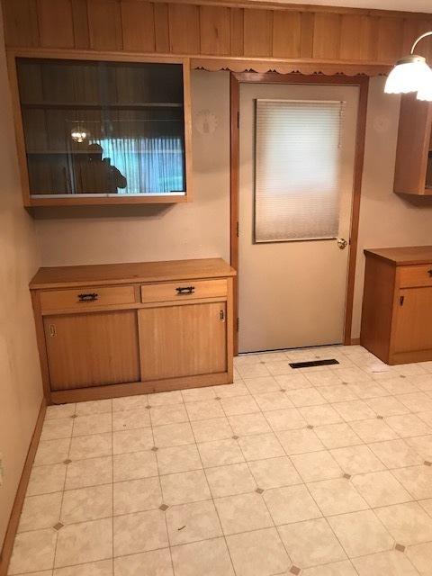 307 W Burton St, Eureka, IL 61530 photo 4