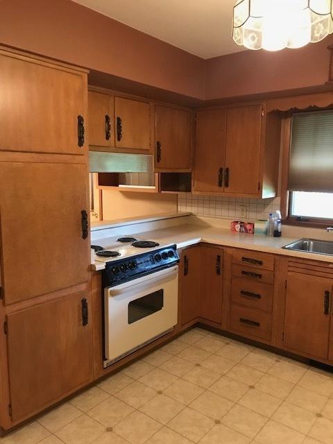 307 W Burton St, Eureka, IL 61530 photo 7