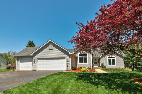 5296 E Nordic Woods Dr, Byron, IL 61010