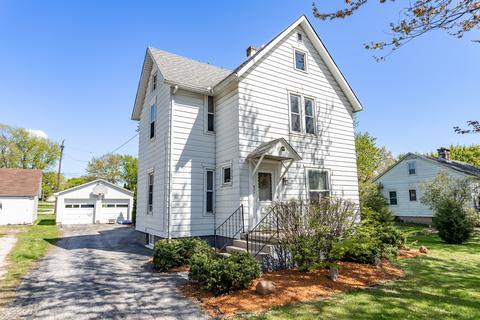 521 Catalpa St, Beecher, IL 60401
