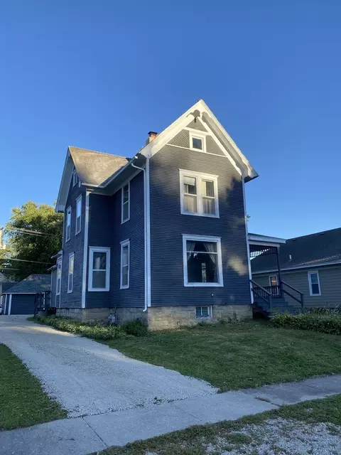 216 N Spring St, Franklin Grove, IL 61031