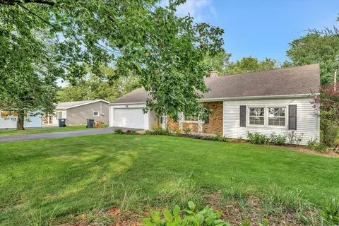 502 S Lincoln St, Philo, IL 61864 photo 2