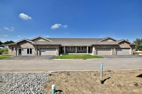 541 N Woodland Ct, Addison, IL 60101