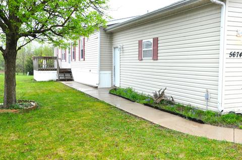 5674 Shale Dr, Loves Park, IL 61111