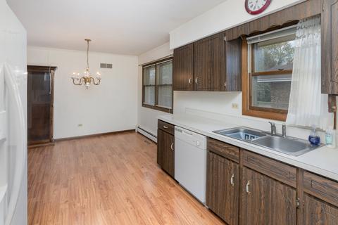 18303 Bock Rd, Lansing, IL 60438 photo 8