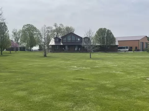 3296 Cr 500 E, Fisher, IL 61843