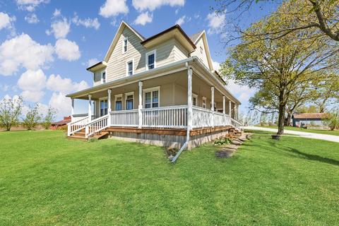 2490 1600n Rd, Benson, IL 61516