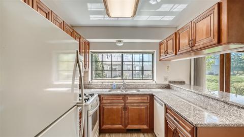 4565 Olmstead Dr, Hoffman Estates, IL 60192 photo 6