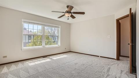 4565 Olmstead Dr, Hoffman Estates, IL 60192 photo 12