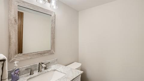 4565 Olmstead Dr, Hoffman Estates, IL 60192 photo 9