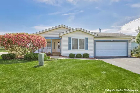 1401 Winners Cir, Grayslake, IL 60030