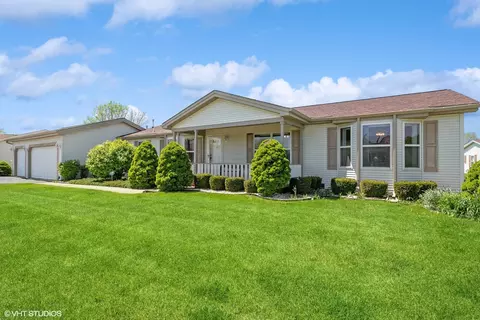 2112 Champion Dr #489, Grayslake, IL 60030