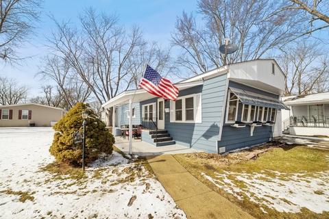 1074 Candlewood Rd, Elgin, IL 60123