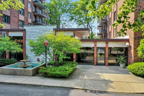9560 Gross Point Rd #509B, Skokie, IL 60076