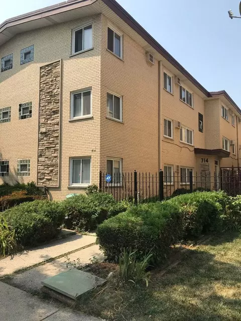 714 N Austin Blvd N #103, Oak Park, IL 60302