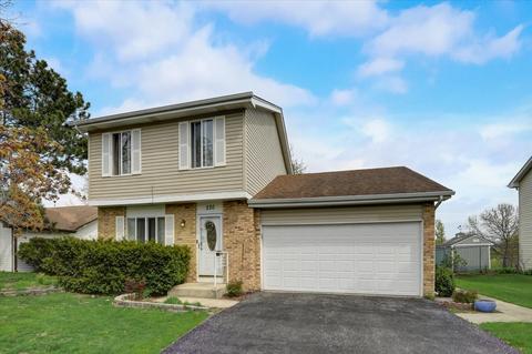 220 Westbrook Cir, Naperville, IL 60565