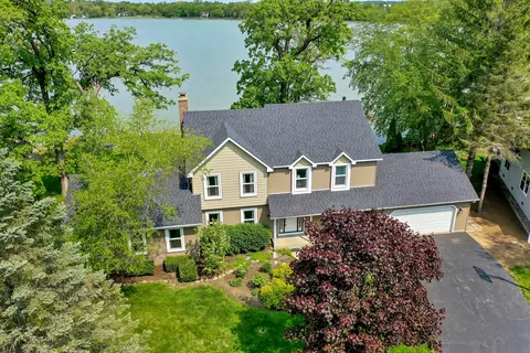 4502 Lakewood Rd, Mchenry, IL 60050