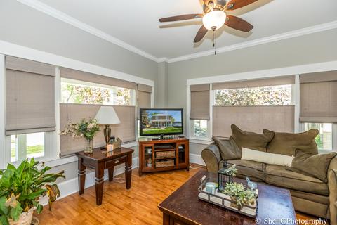 324 E 12th St, Lockport, IL 60441 photo 2