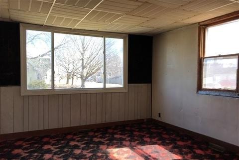 210 E Hancock St, Longview, IL 61852 photo 5