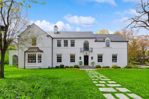 220 De Windt Rd, Winnetka, IL 60093