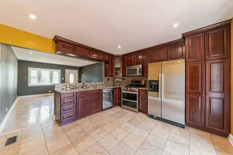 304 E Maxon Ln, Streamwood, IL 60107 photo 6