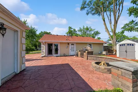 304 E Maxon Ln, Streamwood, IL 60107 photo 13