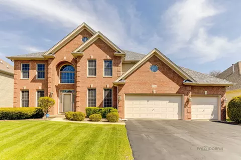 2349 Kidwell Dr, West Chicago, IL 60185