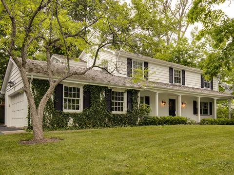 325 Ravine Forest Dr, Lake Bluff, IL 60044