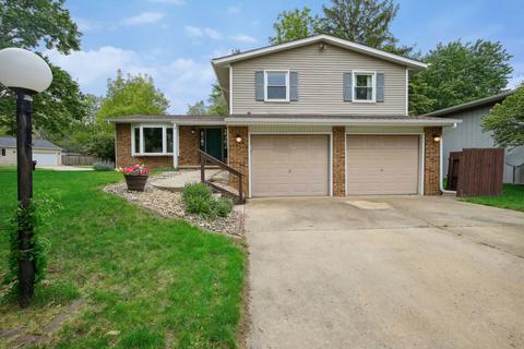 718 Ashton Ln S, Champaign, IL 61820