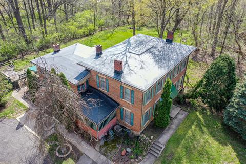 5731 Charles St, Rockford, IL 61108