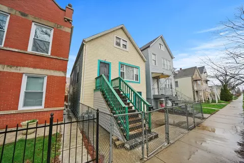 5060 W 29th St, Cicero, IL 60804