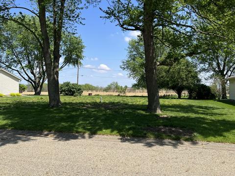 106 Heritage Ln, Delavan, IL 61734