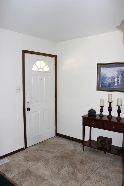 13713 Crestview Ct, Crestwood, IL 60445 photo 9