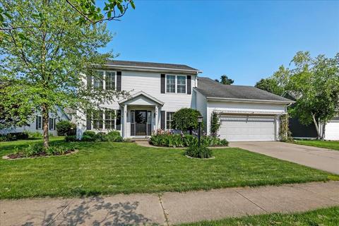 504 Cushing Dr, Savoy, IL 61874