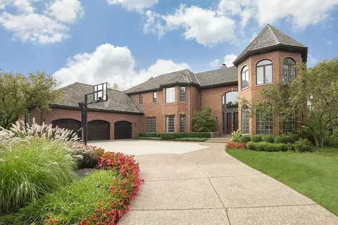2600 Hybernia Dr, Highland Park, IL 60035