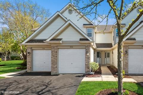 1933 Grove Ave, Schaumburg, IL 60193