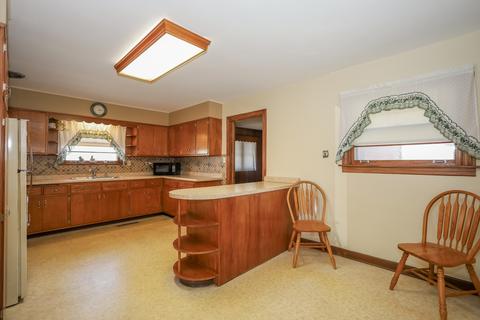7635 Odell Ave, Bridgeview, IL 60455 photo 12