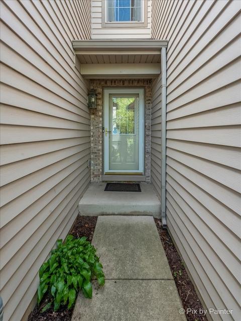 5563 Mcdonough Rd, Hoffman Estates, IL 60192 photo 3