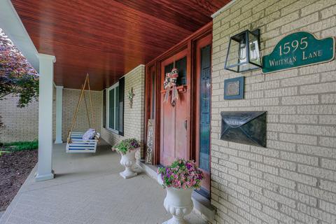 1595 Whitman Ln, Wheaton, IL 60189 photo 2