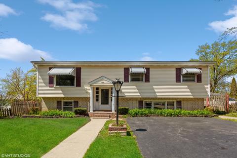 134 S Park St, Westmont, IL 60559