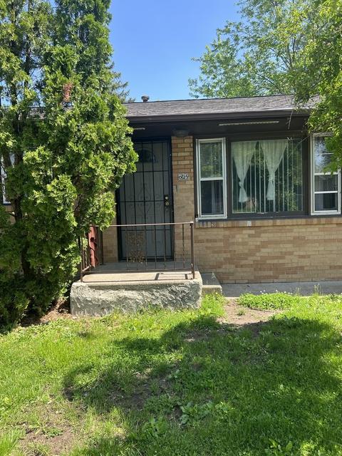 606 Bloomington Rd, Champaign, IL 61820