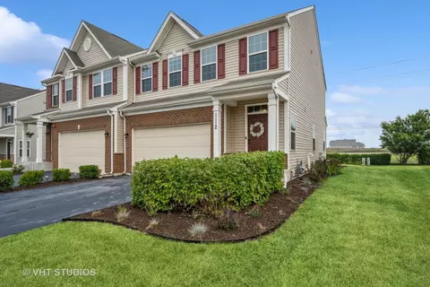 1112 Sears Cir, Elburn, IL 60119
