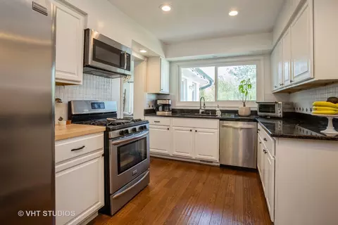 462 E Allison St, Elmhurst, IL 60126 photo 4