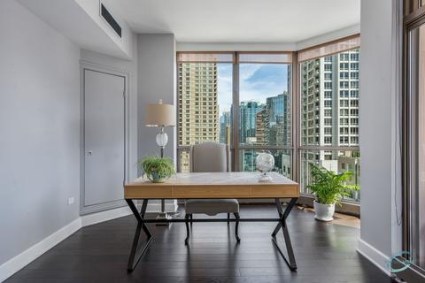 21 E Huron St #1603, Chicago, IL 60611 photo 32