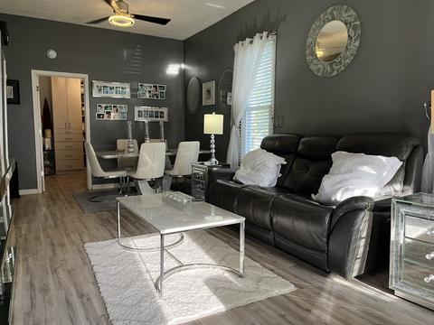 553 Mcclure Ave, Elgin, IL 60123 photo 3